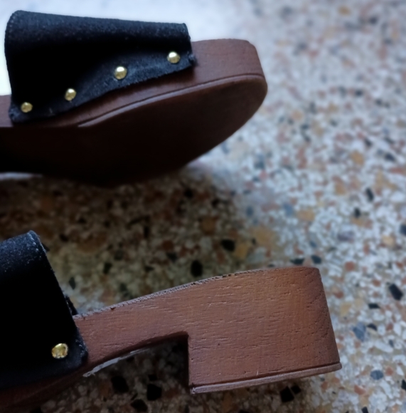 Black Slide clog - Picture 5 of 13